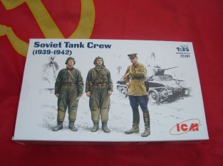 ICM 35181  Soviet Tank Crew 1939-1942